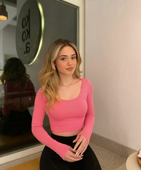 Melike Saygin pornstar hd photo