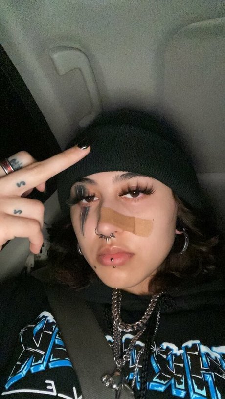 Suedmza naked star pics