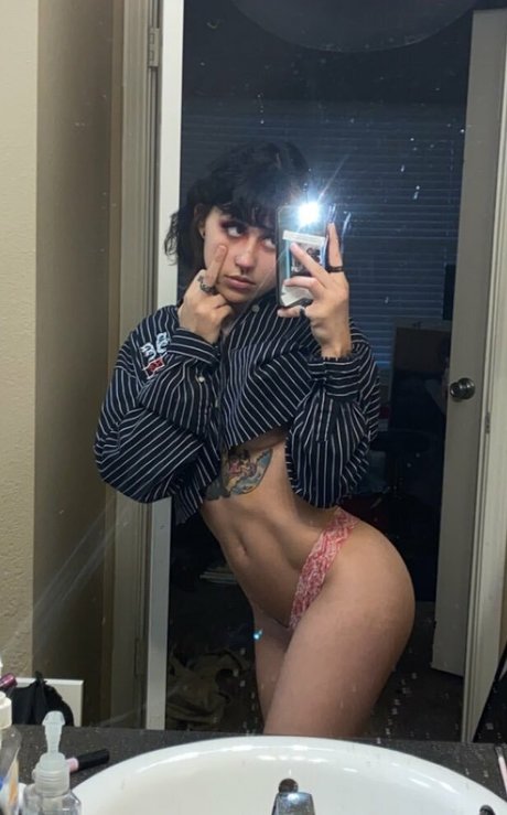 Suedmza nudes star picture