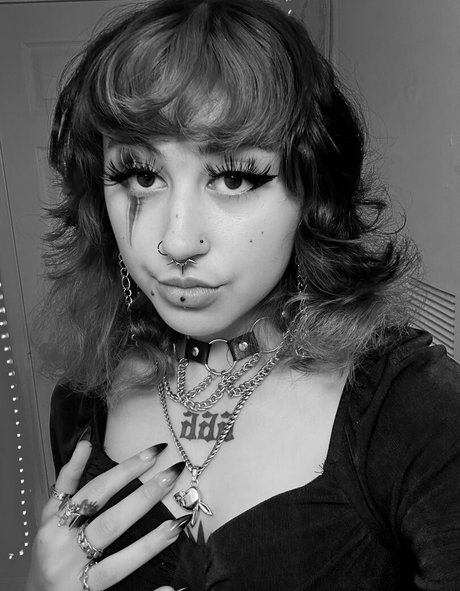 Suedmza model sexy picture