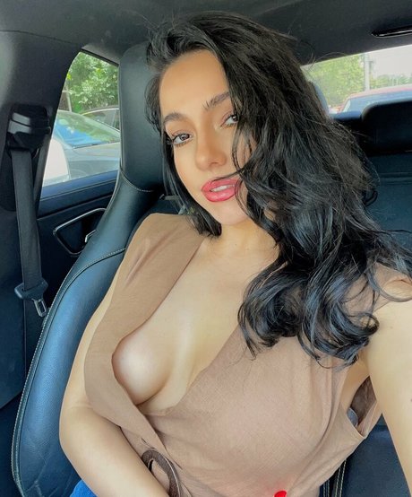 Rileysim88 nudes model picture