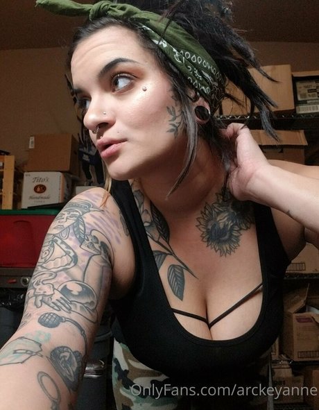 arckeyanne star high quality images