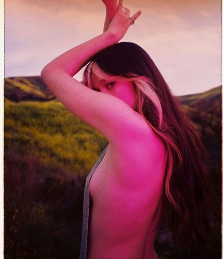 Sophia Black pretty pornstar images