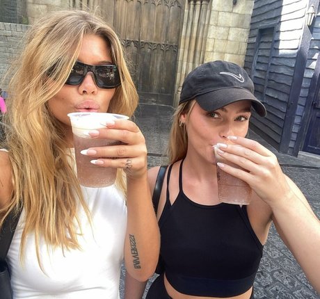 girlfriend onlyfans adult pics