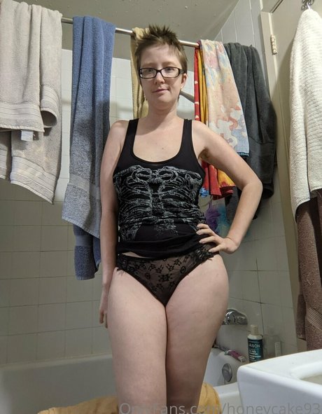 honeycake93 Profile pic