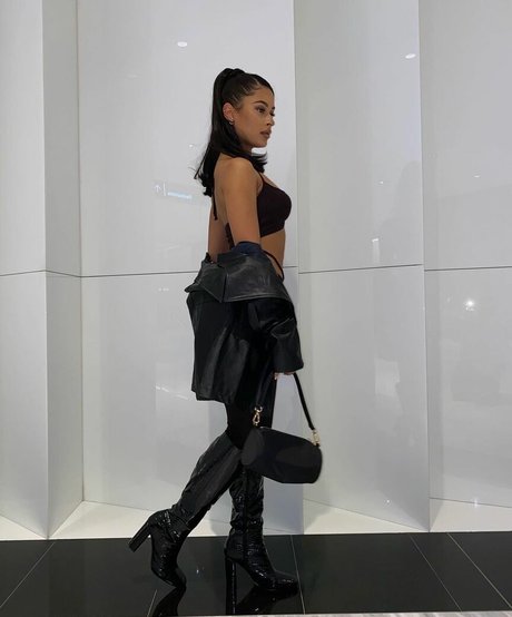 Flor De La Rosa free pornstar gallery