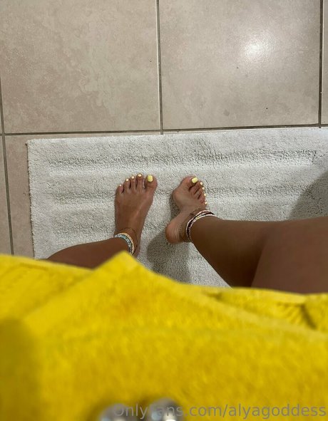 alyagoddess model adult img