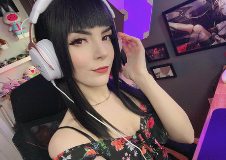 Bloodraven model xxx pics