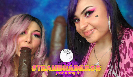 urpawgkylie naked pornstar pics