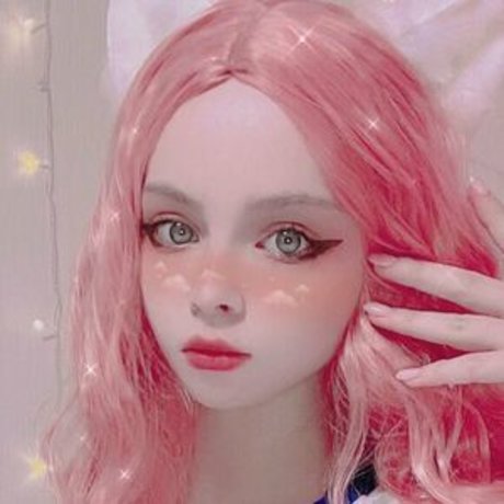 Olash peachy nude model pictures