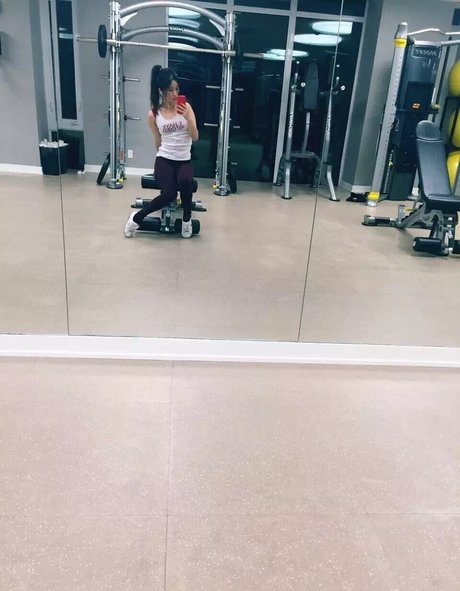 Vivika Babe exclusive model photos