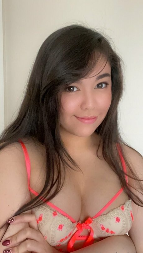 yandericia erotic model pictures