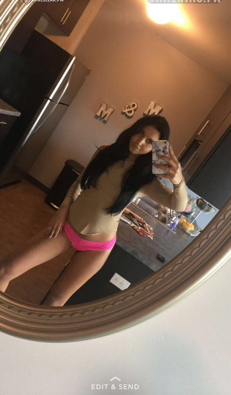 busty mom onlyfans pornos picture