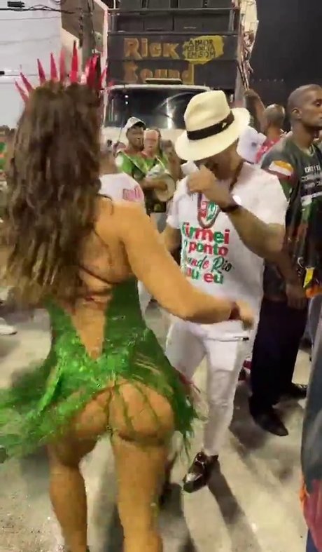 Paola Oliveira nude star pic