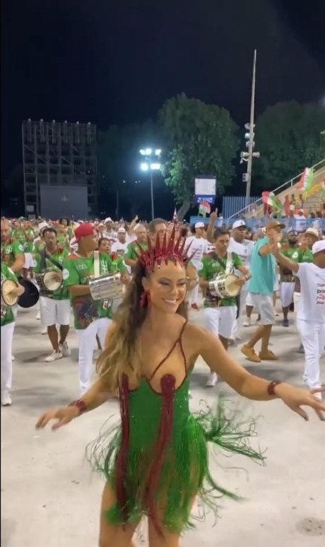 Paola Oliveira star nude archive