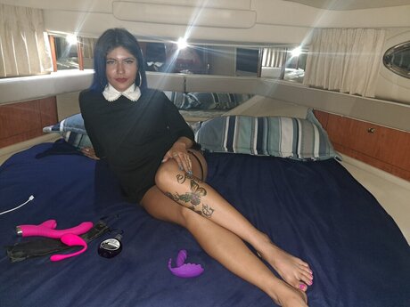 Soy Tu Santa 23 pornstar sexy pics