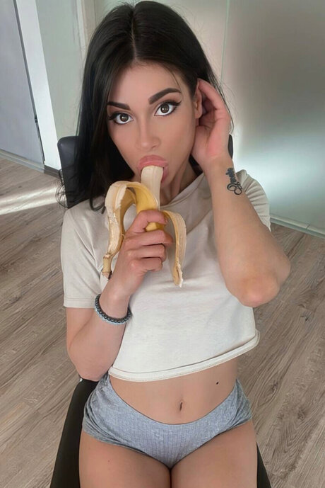 Doro Brill Free_ hot actress picture