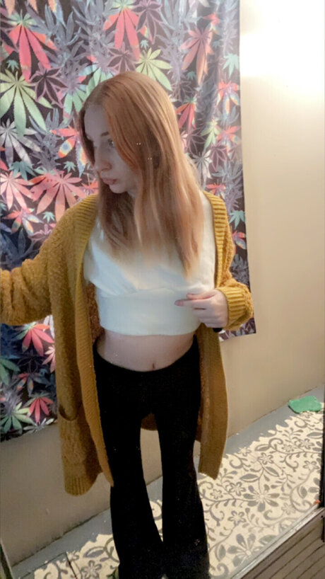 Babygurl12 erotic actress picture