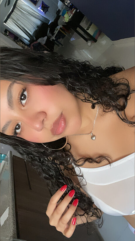 XimMaa model xxx galleries