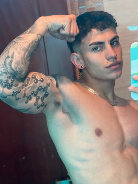 Dima Alejandro star nude archive