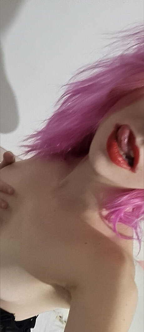 beautiful shemale onlyfans free naked picture