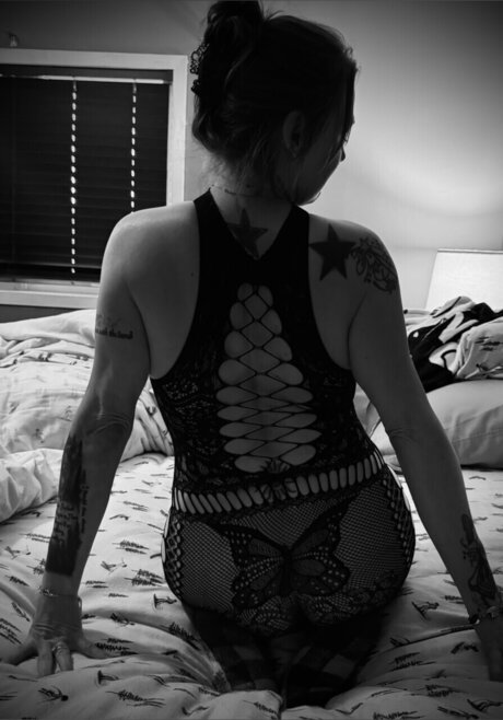 Gen Fox nude actress pics