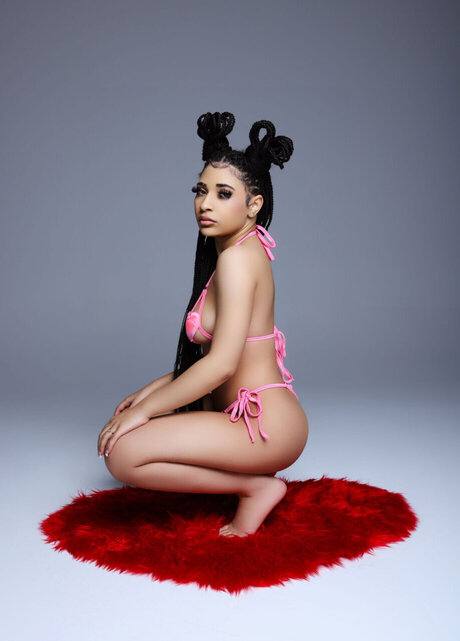 CREAMSTAR_ model erotic img