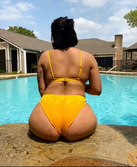 SAPPHIRE model adult galleries