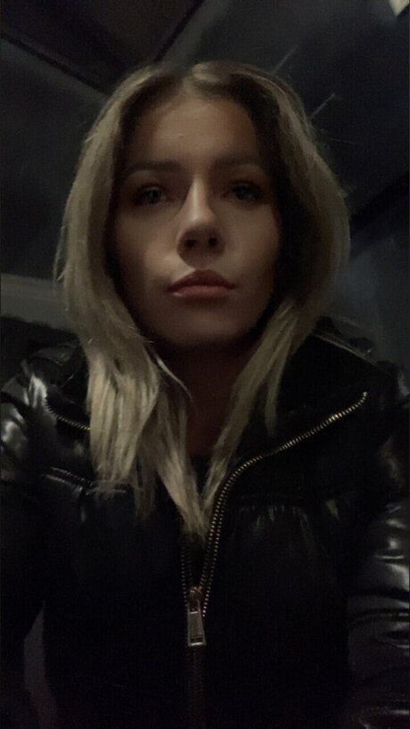 Latica blue eye_ free star photo