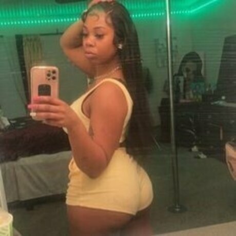 _Big MulahBaby star hot pics