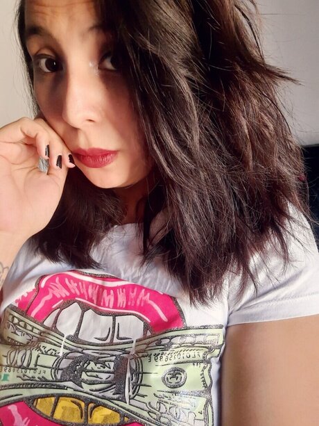 Ingrid_ naked model img