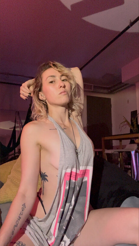 CaptainKK_ model naked pics