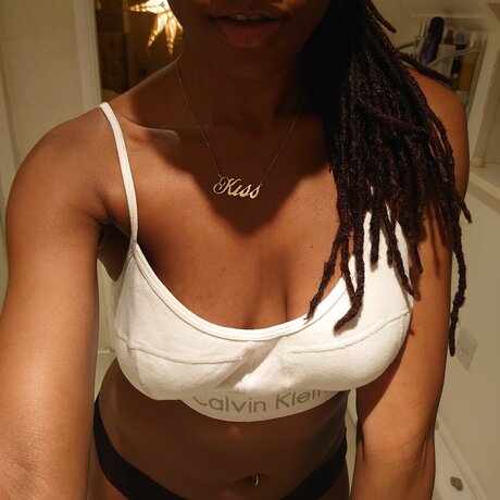 LadyKiss actress pic