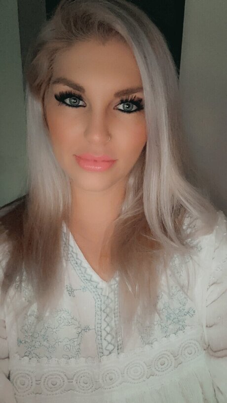 Lacy Snow Morningstar nice pornstar image