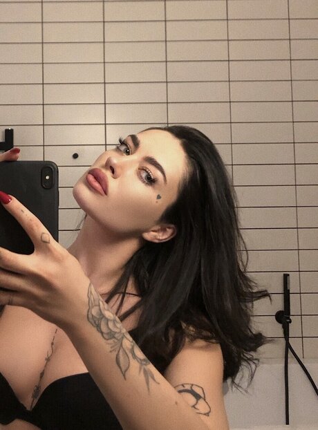 Daryna Lozinska star sexy picture