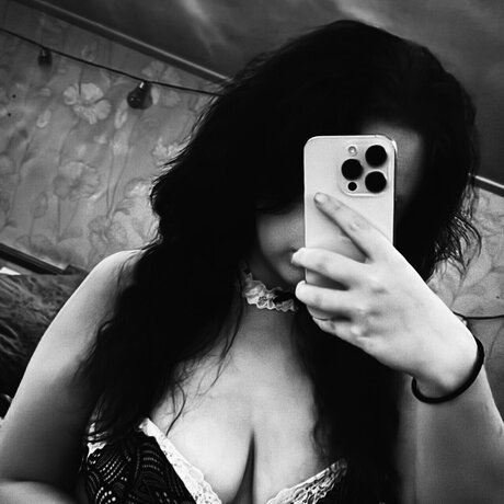 Brattan_ model nude photos