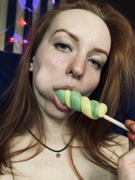 LubaFox naked model galleries