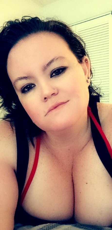 LIONESS_ model pornographic image