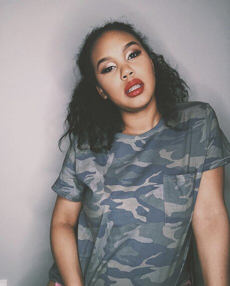 Bligsnicole pornstar free image