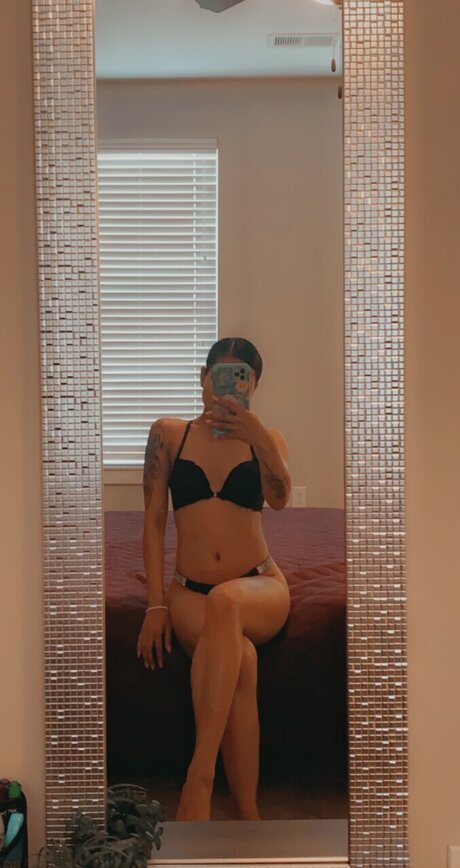 GracieLu_ model naked picture