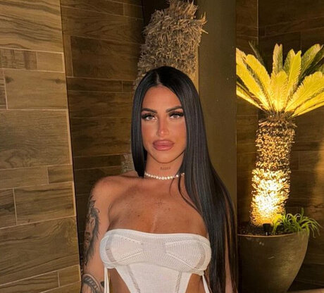 Madiii pornstar hd image