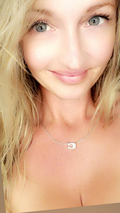 Kelseylynn actress photo