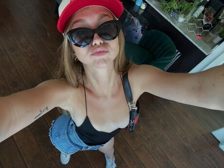 Anna Margaret exclusive model img