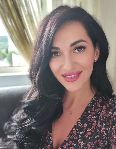 SophiaLong erotic star pics