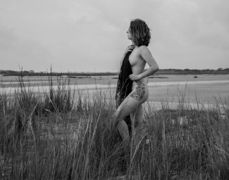 Moxxi Black nude model photos