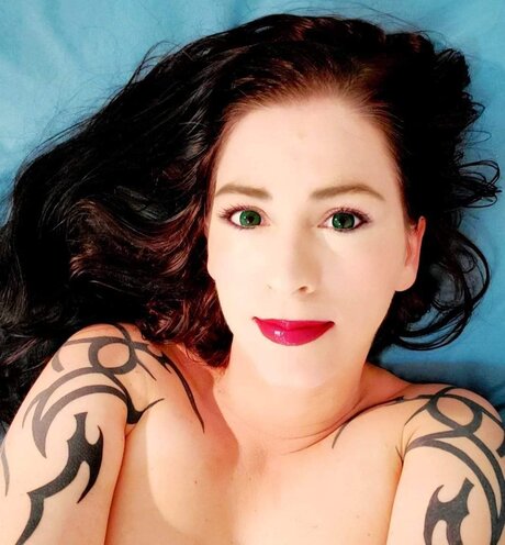 Leah Metallic nude actress picture