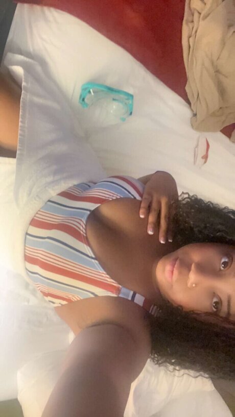 Misty Love porn model photo