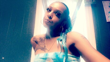 Love D hot actress pics