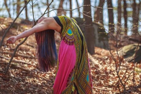 Aviva Cards model nude pic