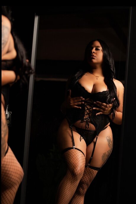 QueenKiraaa porn actress img